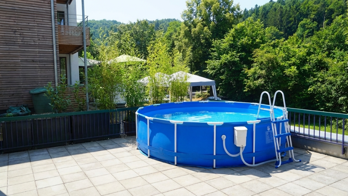 Pool auf der Terrasse